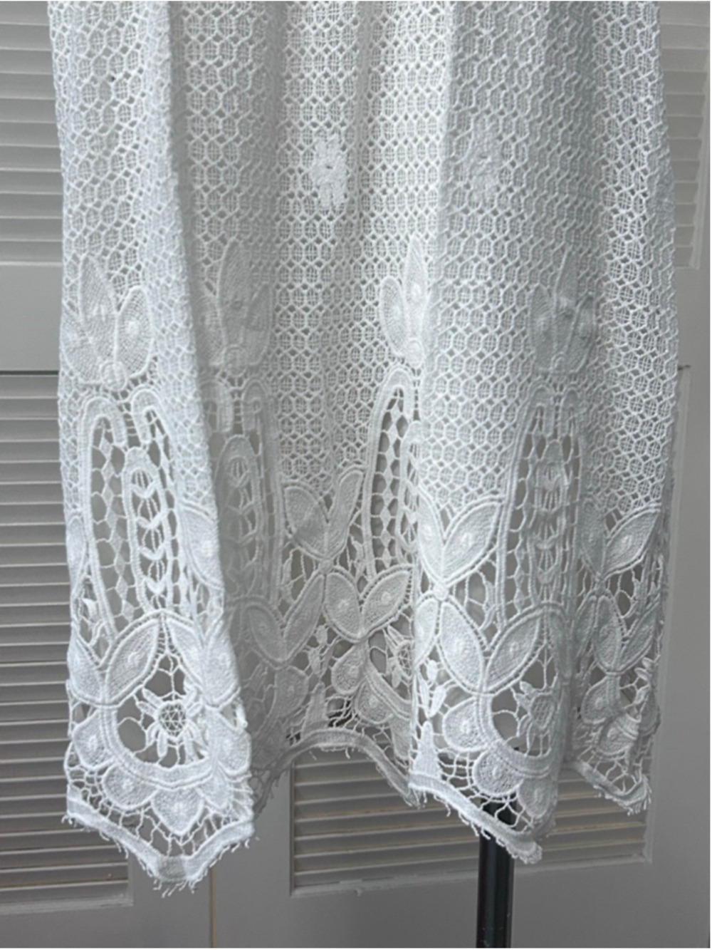 Tuckernuck Avalon Off Shoulder White Lace Mini Dress NWT Size S - Picture 3 of 11